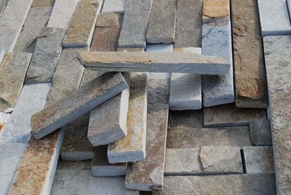 Platinum Beige Riven Quartzite Cladding — split-face quartzite, detail view of the stone